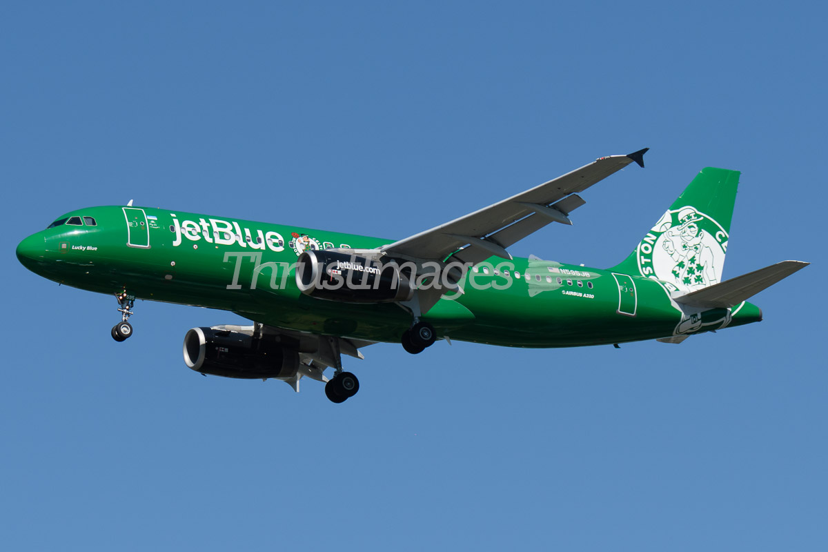 Airbus A320 N595JB